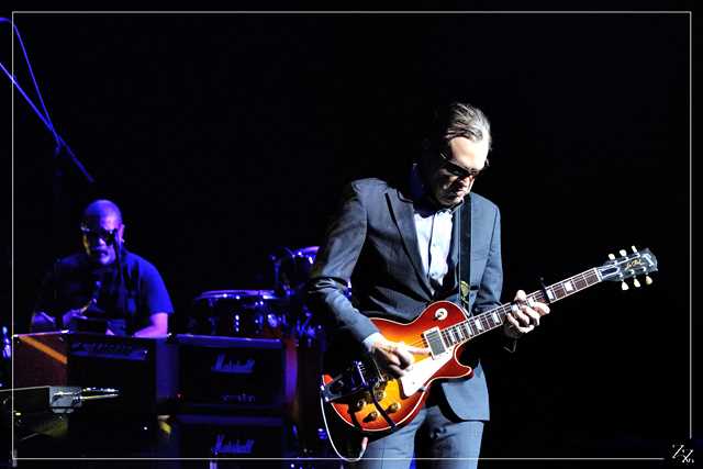 60249  Joe Bonamassa 10-06-2014 (Zz) (p).jpg